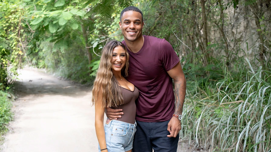 achelor Grant Ellis (right) with winner Juliana Pasquarosa