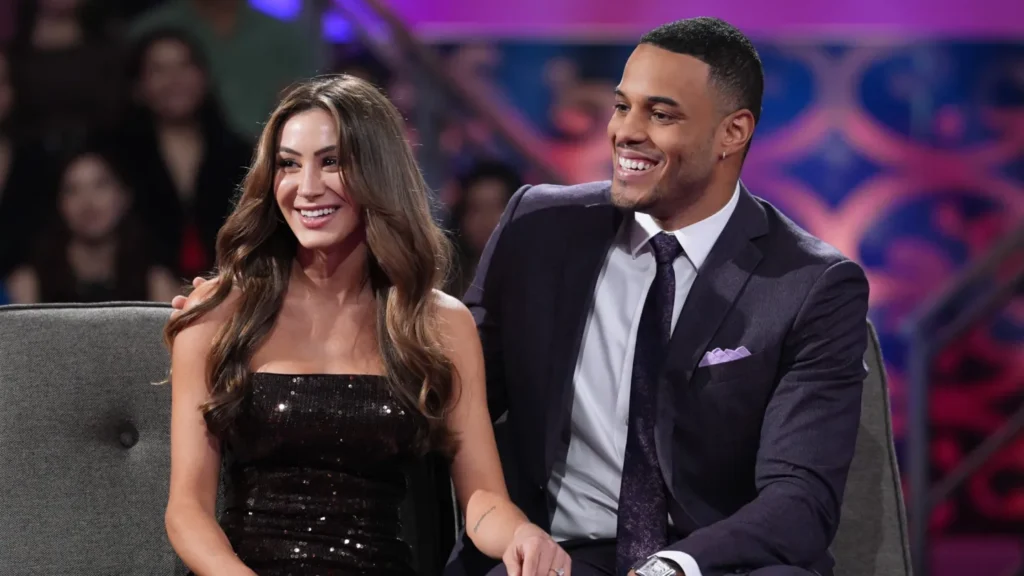 achelor Grant Ellis (right) with winner Juliana Pasquarosa